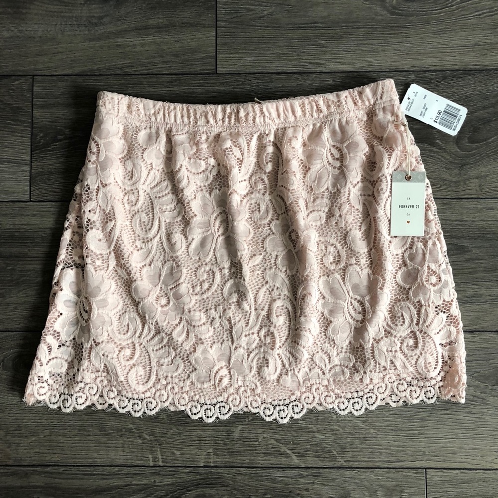NWT lace mini skirt